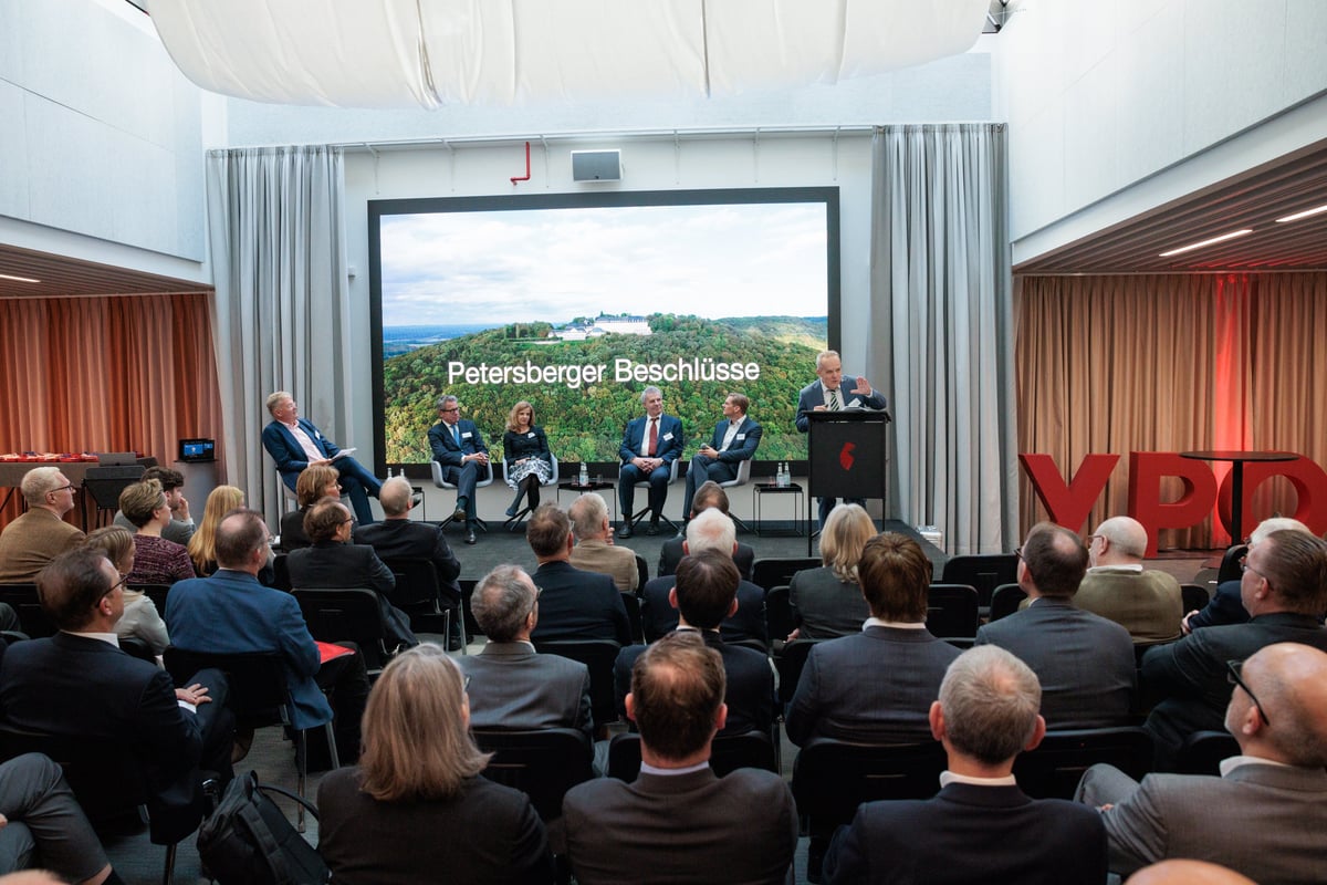 250401_ypog_symposium_tt_pplum_003