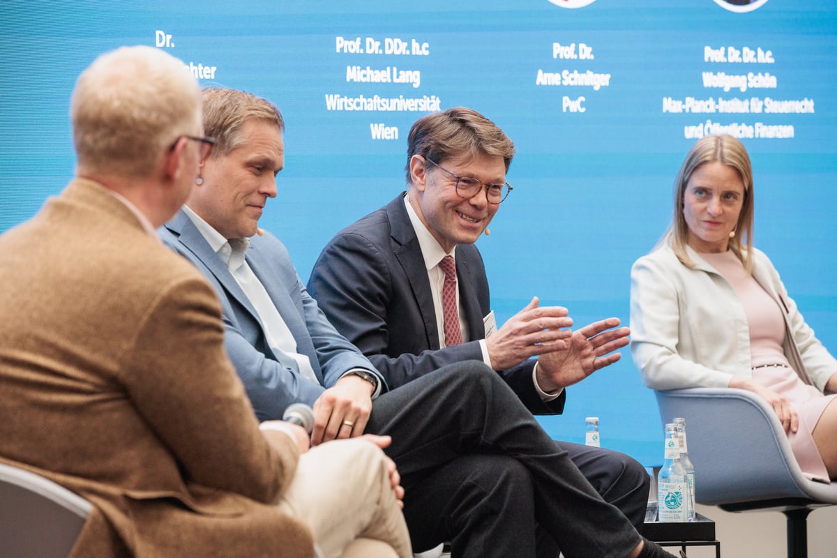 250401_ypog_symposium_tt_pplum_059
